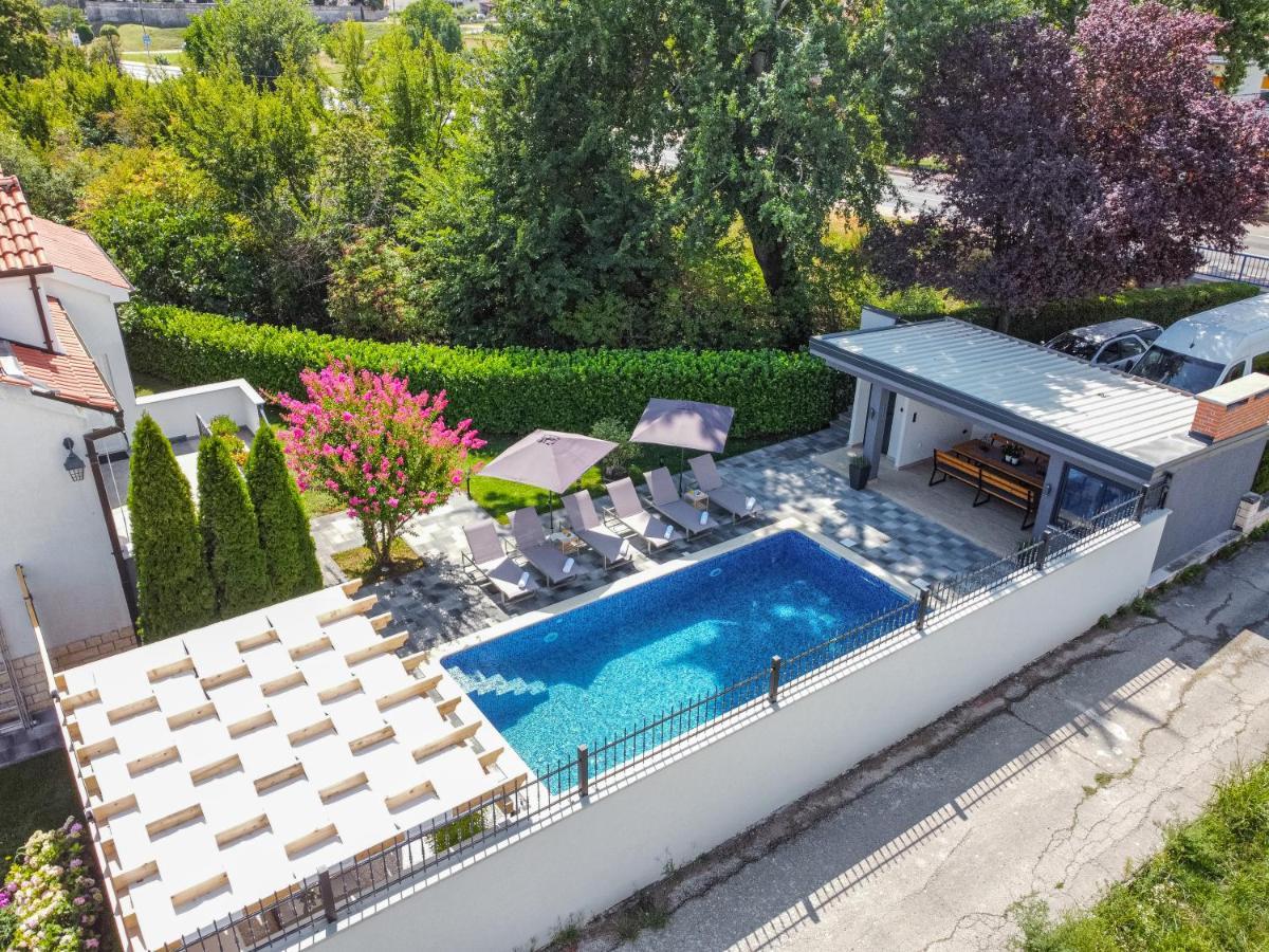 The Oasis Trilj Exterior foto