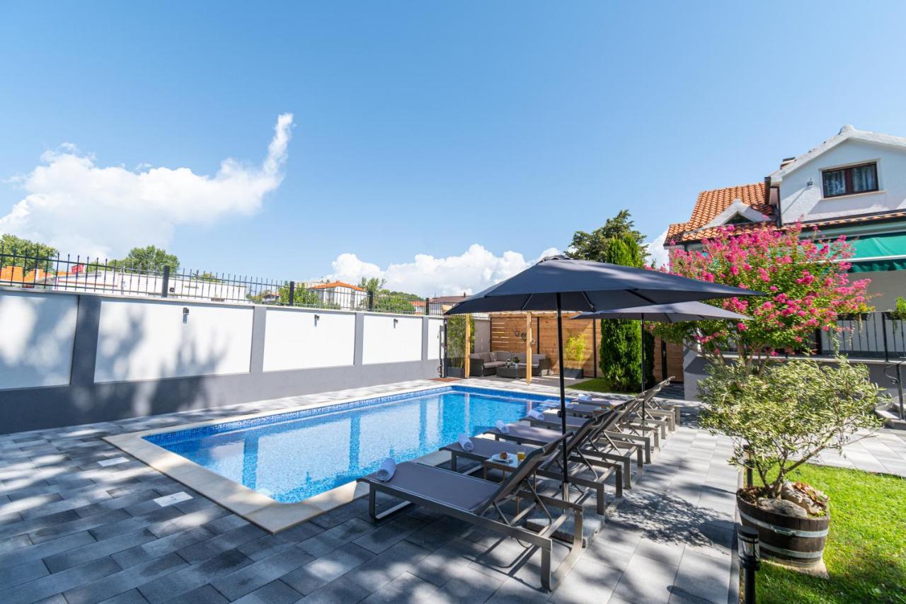 The Oasis Trilj Exterior foto